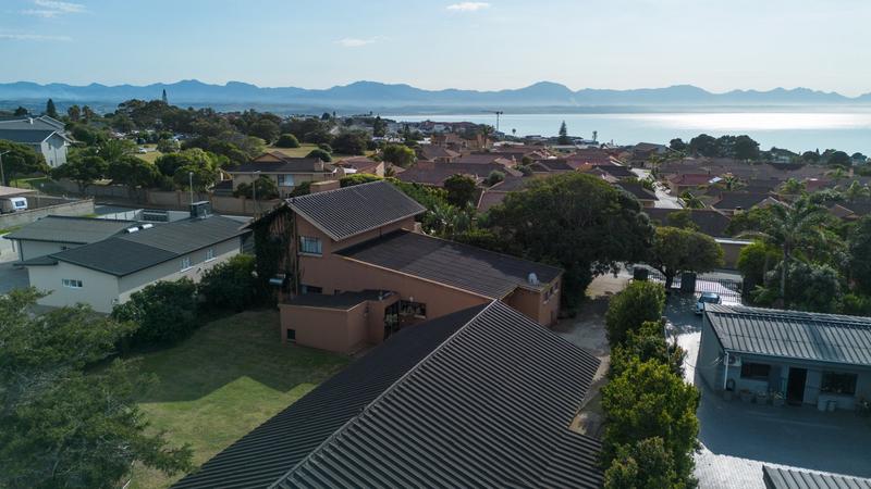 5 Bedroom Property for Sale in Mossel Bay Central Western Cape